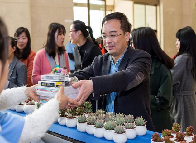 携手希望，为“蓝”生涯——记西安银娱优越会大厦地球一小时公益运动